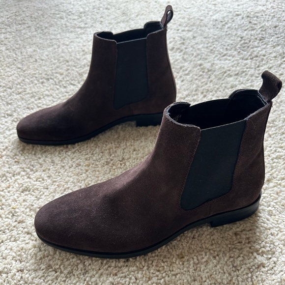 ASOS Chelsea Boots - Picture 1 of 8